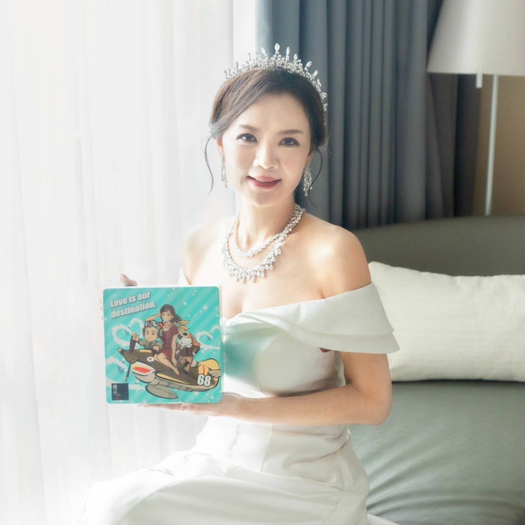 李國超和高欣欣客製專屬喜餅禮盒